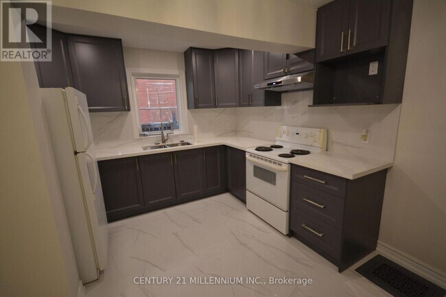 Photo du bâtiment - 8 West St