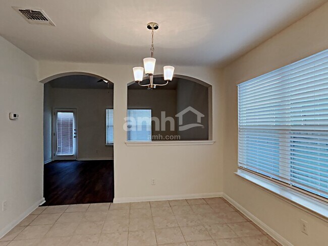 Building Photo - 1038 Lauren St