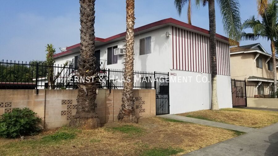 Primary Photo - 14423 Flallon Ave