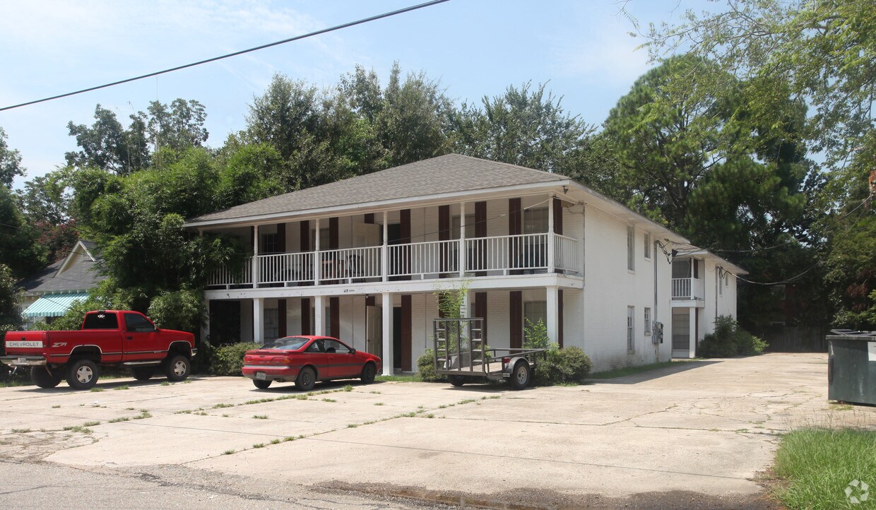 Primary Photo - 312 East Dr