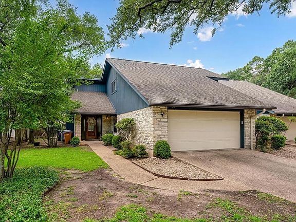 Building Photo - 8606 Mesa Dr