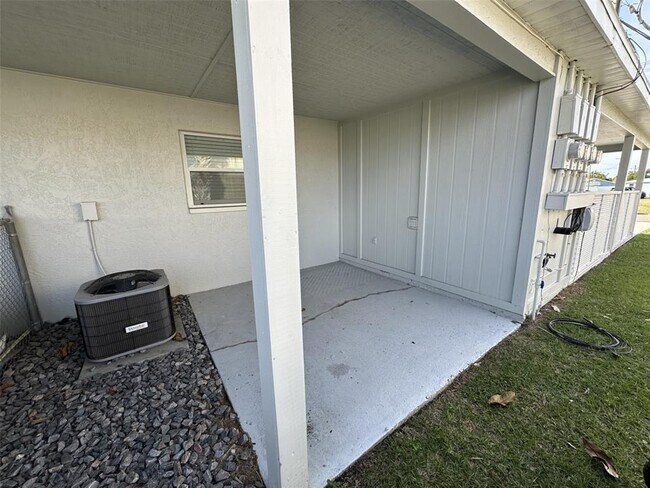 Foto del edificio - 6019 Fortune Pl