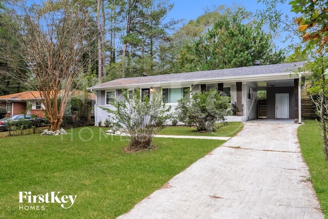 Building Photo - 1855 Shamrock Dr