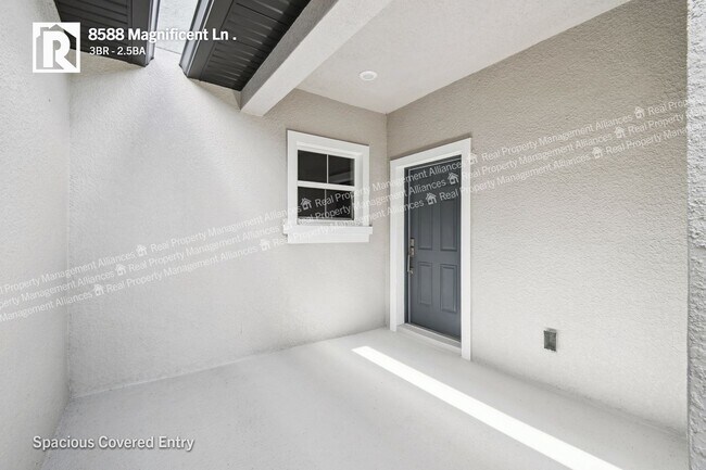 Foto del edificio - 8588 Magnificent Ln