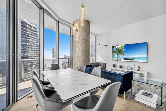 Foto del edificio - 45 SW 9th St