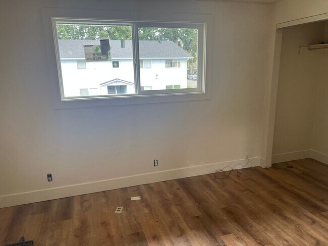 Building Photo - 176 S 53rd St