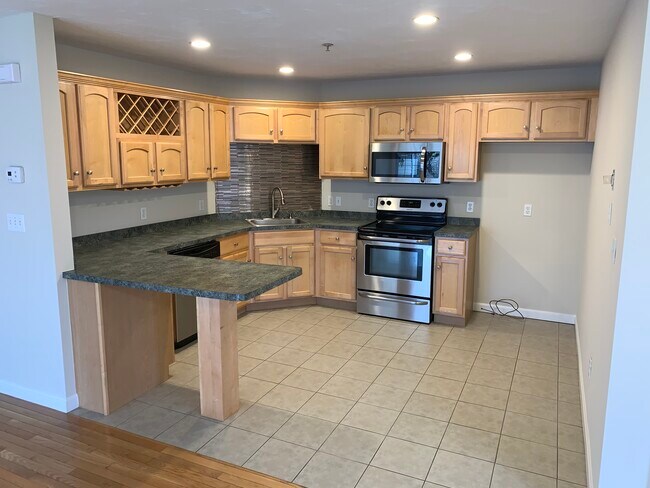 Kitchen - 117 Regency Ln