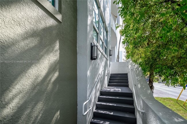 Building Photo - 3180 SW 22nd Terrace