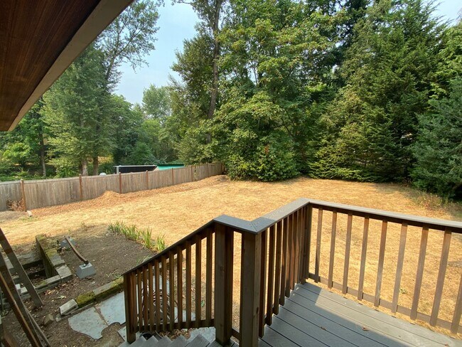 Foto del edificio - Updated Tukwila Home Minutes From Southcenter