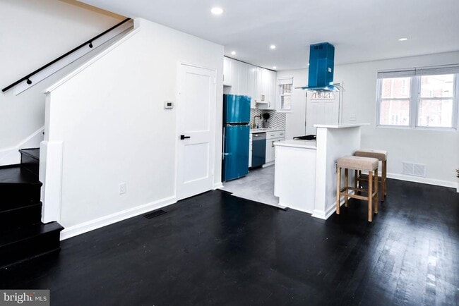 Building Photo - 4227 Nash St SE