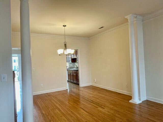Building Photo - 4204 Hillsboro Pike
