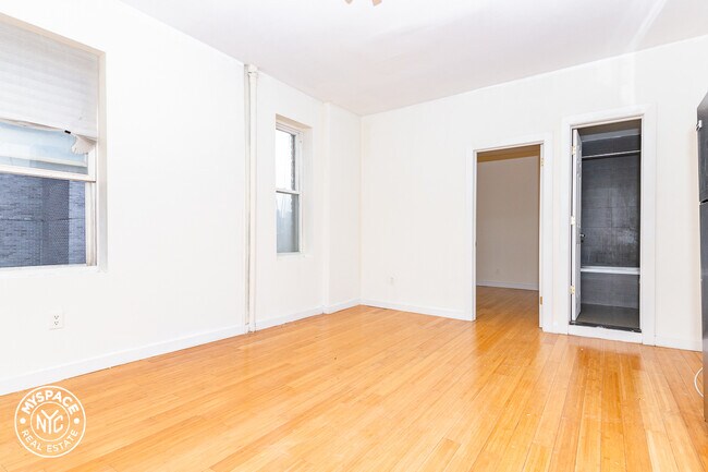 Foto del edificio - 188 S 3rd St