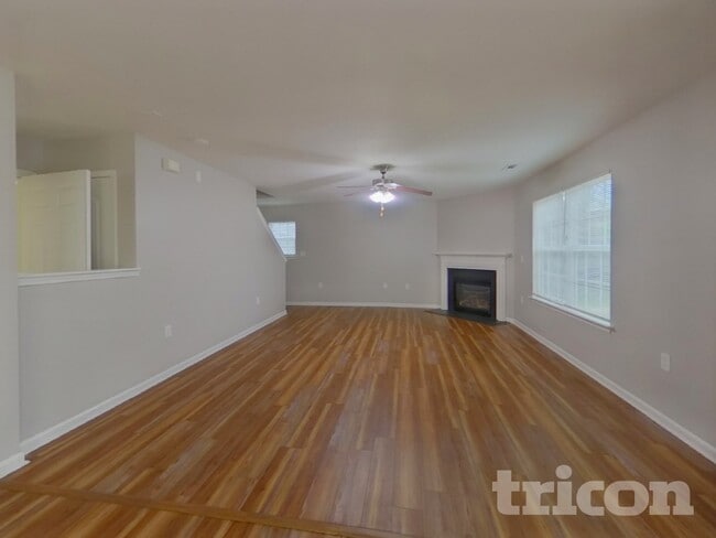 Foto del edificio - 2918 Tall Oaks Dr