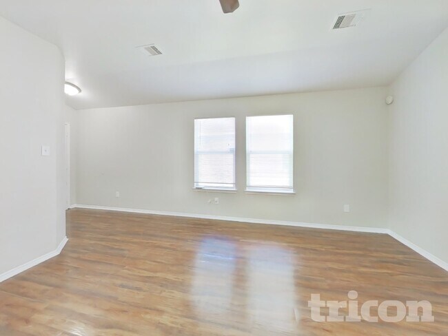 Building Photo - 20406 Clydesdale Ridge Dr