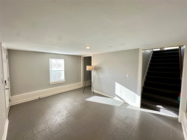 Building Photo - 1304 Ave N Ursuline St