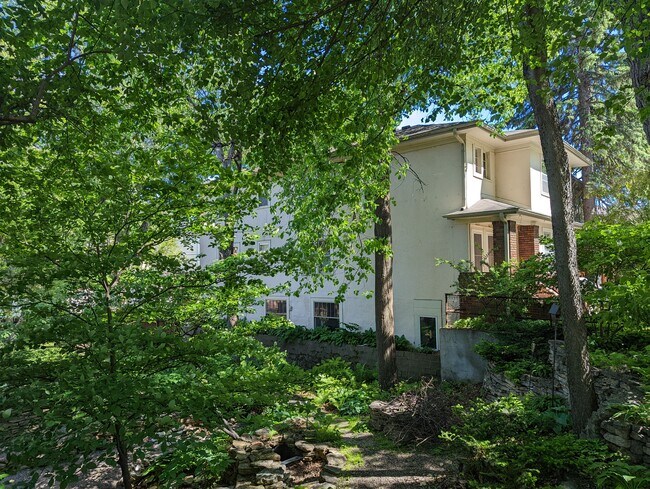 Foto del edificio - 3625 DuPont Ave S