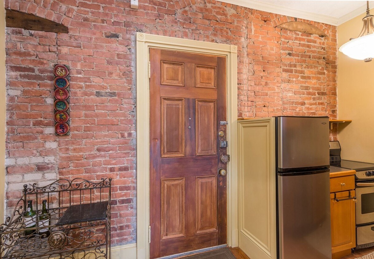 Foto principal - 142 Newbury St