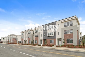 Building Photo - 8010 Quiet Knolls Dr