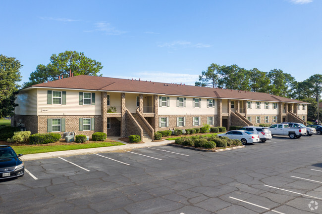 Building Photo - Crown Villas Apartments