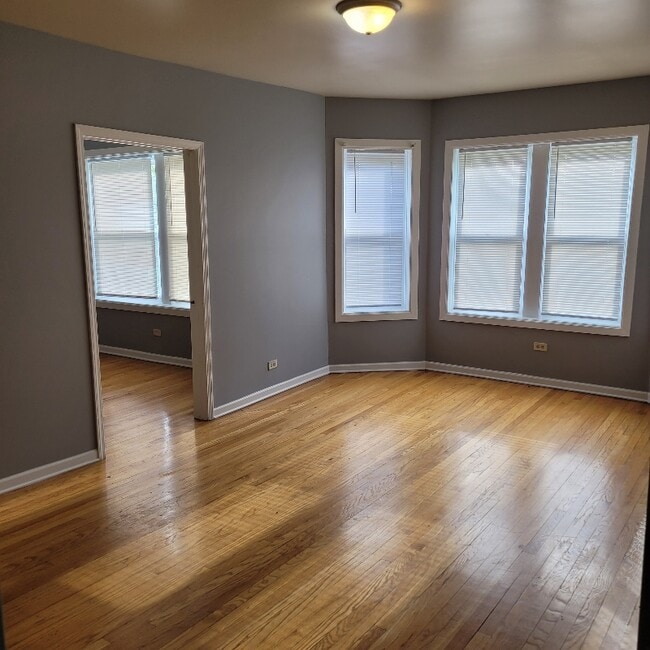 Photo - 6629 S Greenwood Ave Apartment