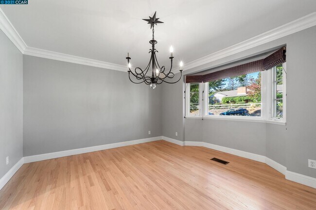 Foto del edificio - 134 Meadow Ln
