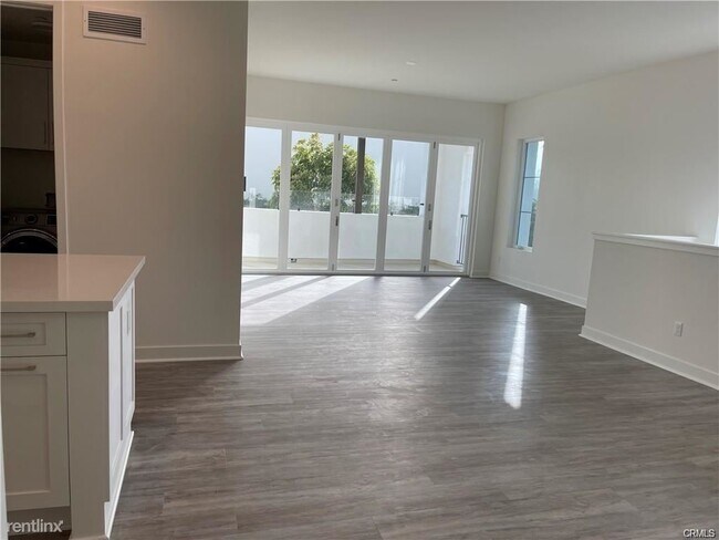 Foto del edificio - 2 br, 1.5 bath Townhome - 3211 Doheny Way