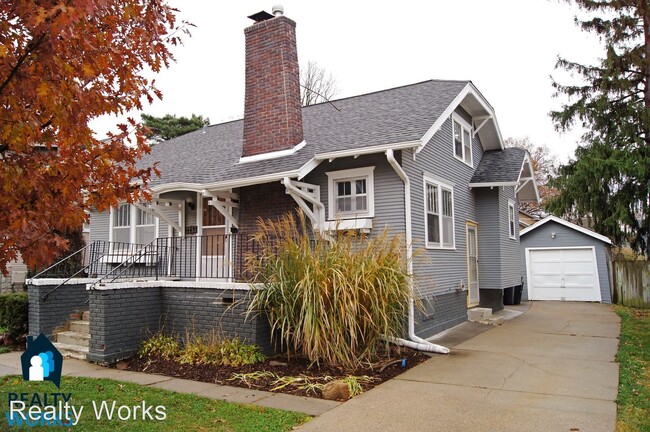 Building Photo - 3 br, 1 bath House - 2255 Sewell Street