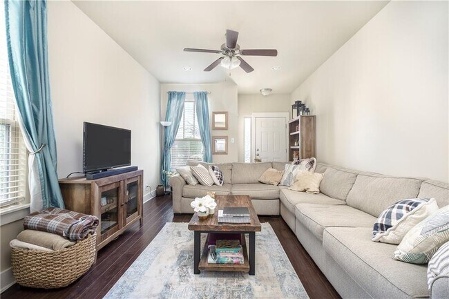 Foto del edificio - 7424 Easy Wind Dr