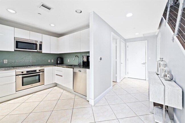 Foto del edificio - 1050 Brickell Ave