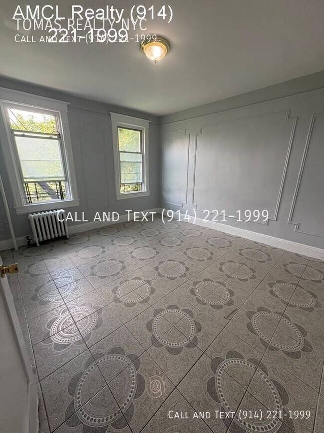Foto del edificio - 127 Stanley Ave