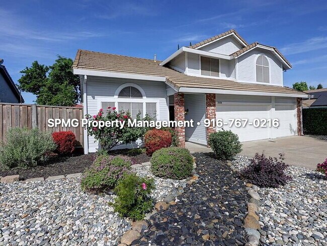 Foto del edificio - Beautiful 4BR/3BA Home in Rocklin 3-Car Garage & Low-Maintenance Backyard