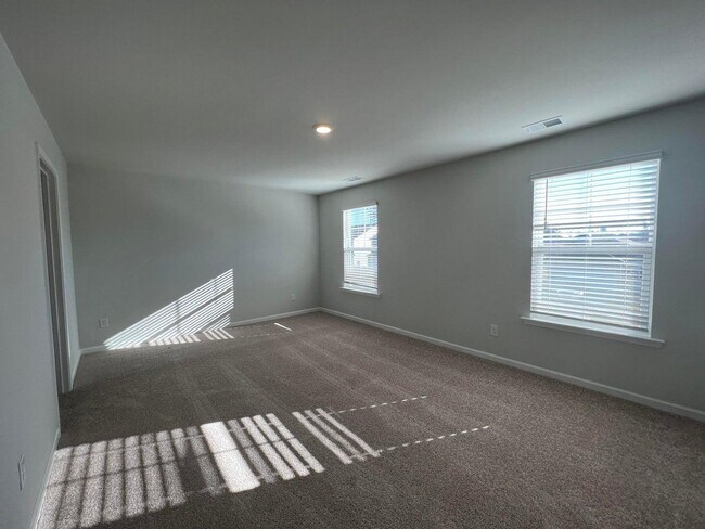 Foto del edificio - 309 Black Birch Dr