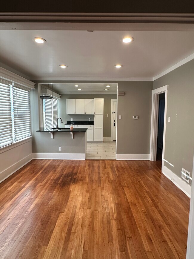 Foto del edificio - 3342 Bookman Ave