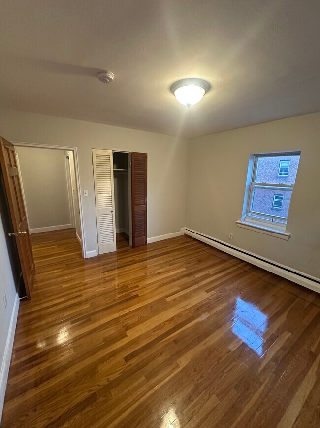 Building Photo - 69 Chiswick Rd