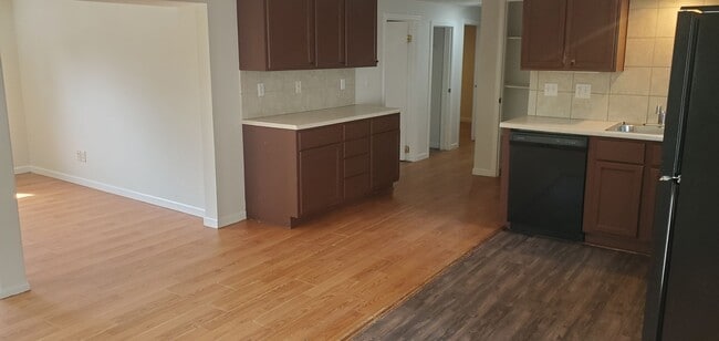 Building Photo - 3211 Martha Dr