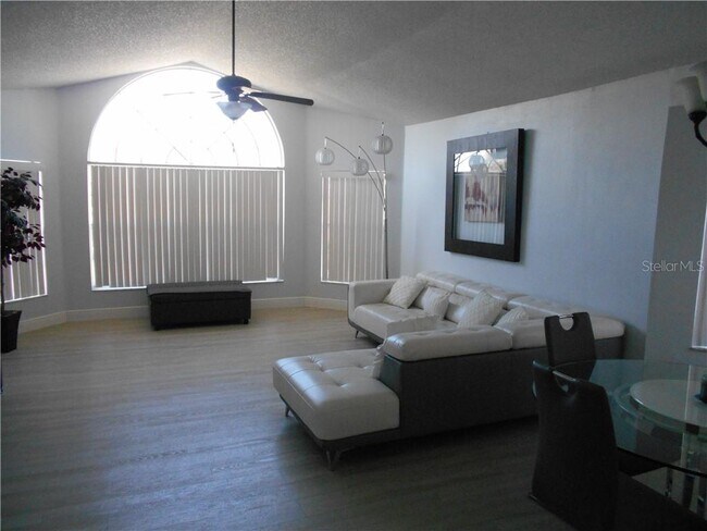 Building Photo - 2452 Sweetwater Club Cir