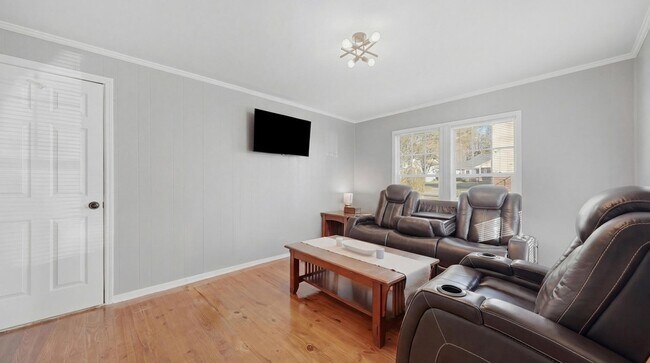 Foto del edificio - 3703 Redding Rd