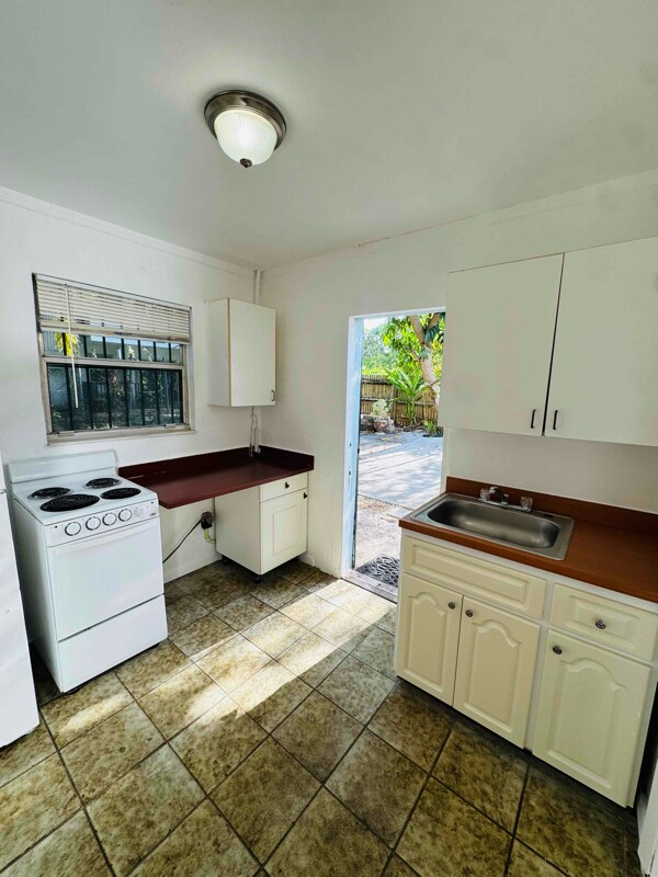 Foto del edificio - 1810 SW 24th Ter