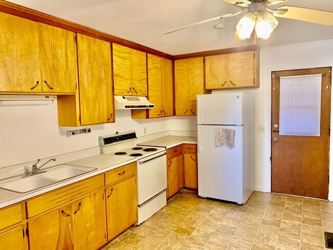 Foto del edificio - 604 N. Ross