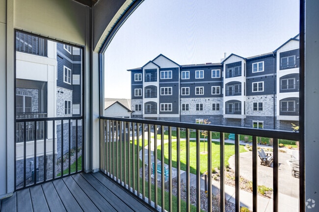 2BR, 2BA - 1097SF - Screen Porch - NorthPointe Garden Estates 55+
