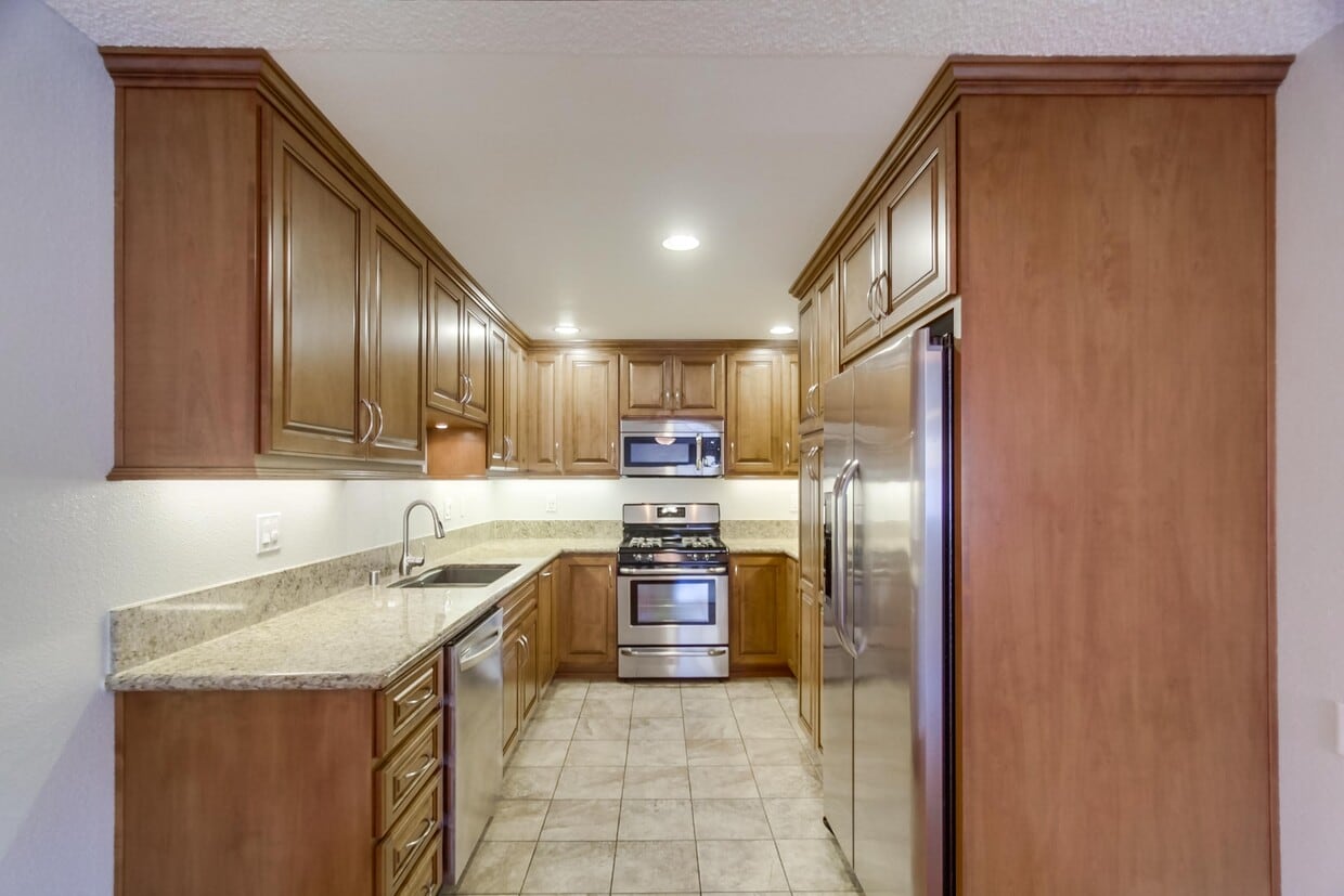 Primary Photo - 9837 Caspi Gardens Dr