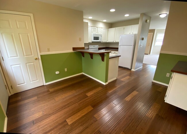 Foto del edificio - Beautiful 2 Bed 1.5 Bath Condo!