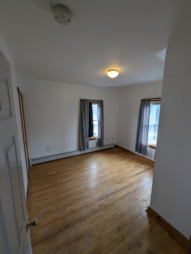 Bedroom 1 - 9 Lynn St