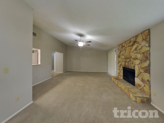 Building Photo - 8338 Knotts Landing Dr E