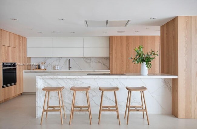 Foto del edificio - 1581 Brickell Ave