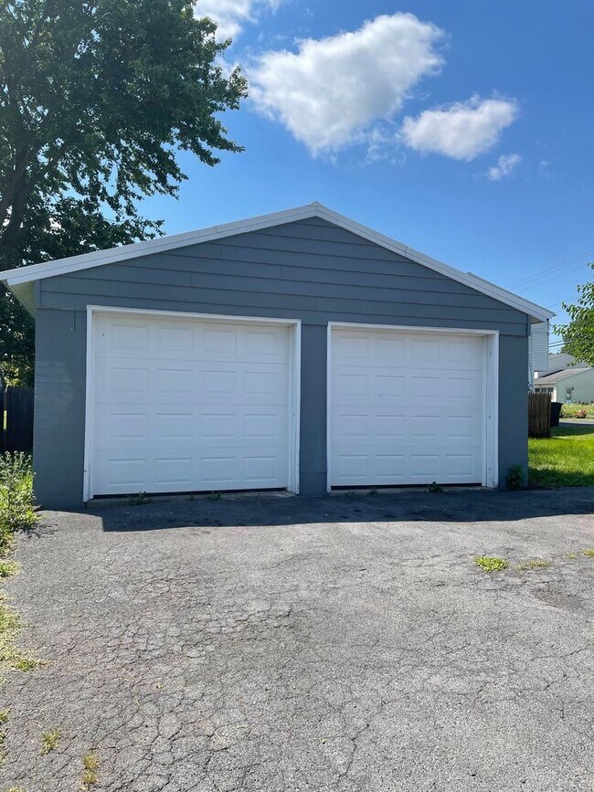 Building Photo - 618 Taft Ave