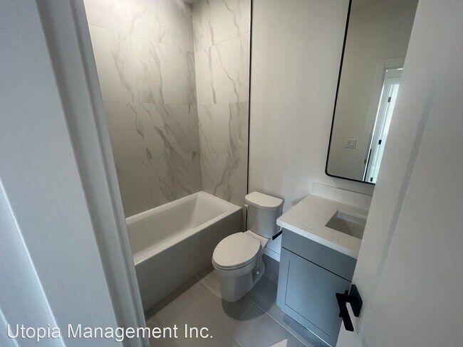 Foto del edificio - 2 br, 1.5 bath House - 7557-B 15th Ave SW