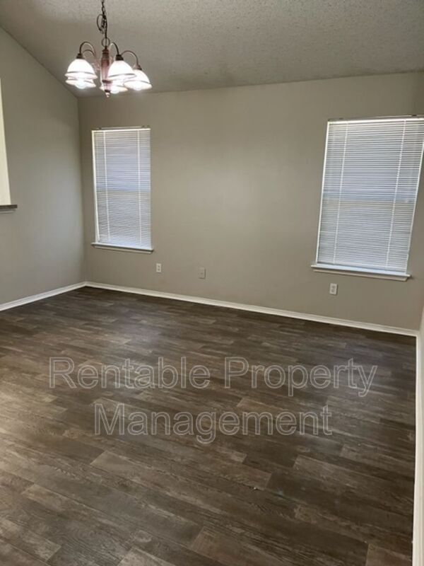 Foto del edificio - 6709 Red Rock Trail