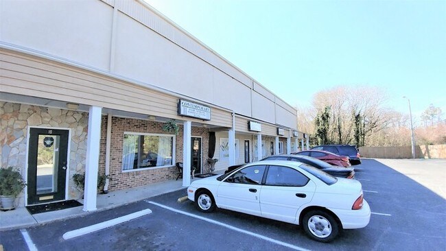 Building Photo - 1680 S New Hope Rd