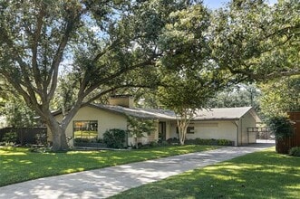Building Photo - 11207 Pinocchio Dr